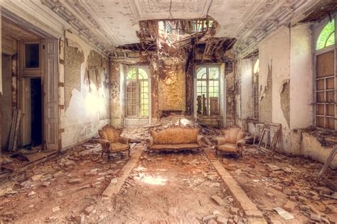 15 Photos of Abandoned Living Rooms in Decay - Urban Photography by ...