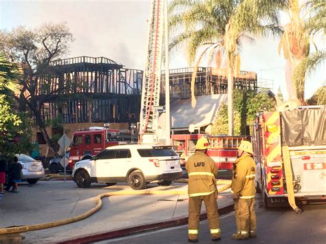 TWO APARTMENT BUILDINGS ON FIRE IN EAST HOLLYWOOD QUICKLY EXTINGUISHED | Los Angeles Fire Department