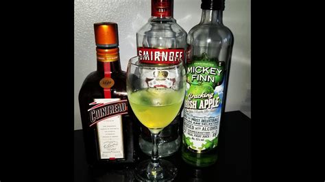 How to make an Appletini Cocktail. The Irish Appletini - YouTube