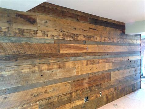 Accent wall made with reclaimed barn wood | Reclaimed barn wood wall ...