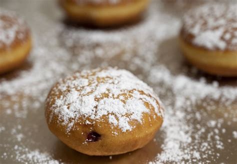 Local Eats: 20-year-old baker uses family paczki recipe for Fat Tuesday treats - mlive.com