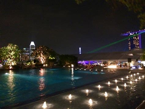 365 New Experiences – Day 9 - Fullerton Bay Hotel Rooftop Bar Today’s...