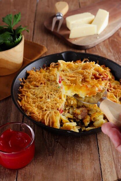 Premium Photo | Macaroni schotel or macaroni casserole with cheese