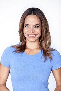 Elle Duncan leaving NESN to become ESPN 'SportsCenter' anchor