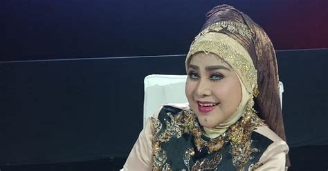 Sudah Sembuh, Elvy Sukaesih Masih Trauma dengan Covid-19 : Okezone Celebrity