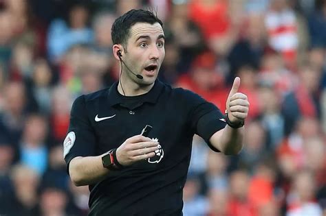 Meet Chris Kavanagh - the referee for Liverpool vs Everton - Liverpool Echo