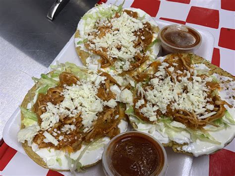 Yeily gorditas mexican food truck - Parking, lot 1000 W Washington St, Mt Pleasant, IA 52641 ...