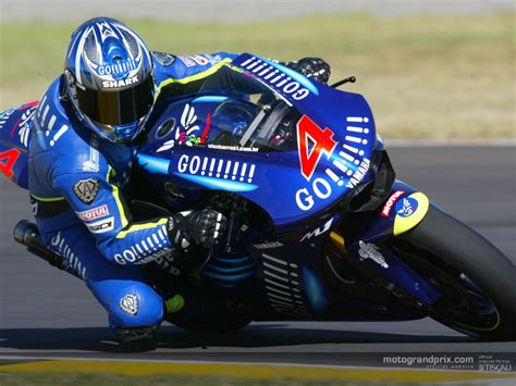 Alex Barros: defying the pain barrier to lead the Yamaha charge | MotoGP™