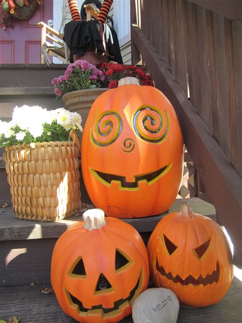 Happy faces! | Pumpkin carving, Carving, Pumpkin