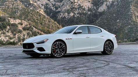 2021 Maserati Ghibli Trofeo review: Prioritizing performance - Roadshow