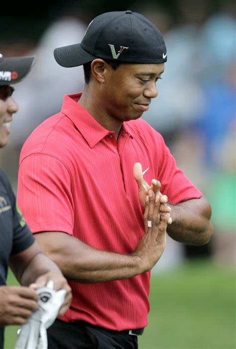 tiger-woods-hat-backwards-memorial | Golfweek