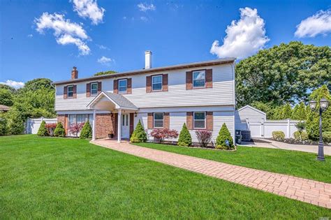 9 Michael Ct, Centereach, NY 11720 | MLS# 3232621 | Redfin