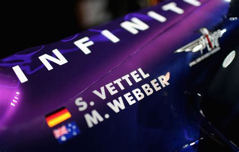 Red Bull Reveals Infiniti RB9 Formula 1 Car - autoevolution