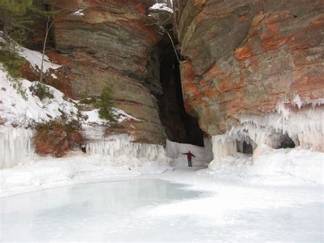 Art's Bayfield Almanac: APOSTLE ISLANDS ICE CAVES ARE OPEN ...DON'T FORGET YOUR CAMERA!