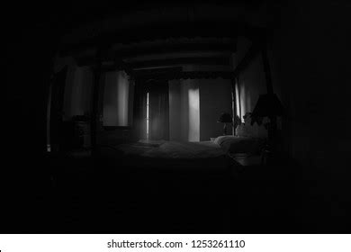 Espléndido dormitorio, dormitorio antiguo espeluznante con Foto de ...