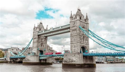 London Bridge vs Tower Bridge - differences, how to reach & things to do