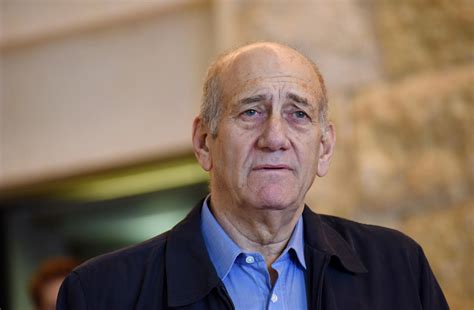 Ehud Olmert cancels Swiss trip, fearing arrest - SWI swissinfo.ch