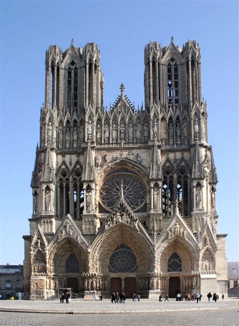 Gothic Architecture: 9 Iconic Cathedrals from the Depths of History ...