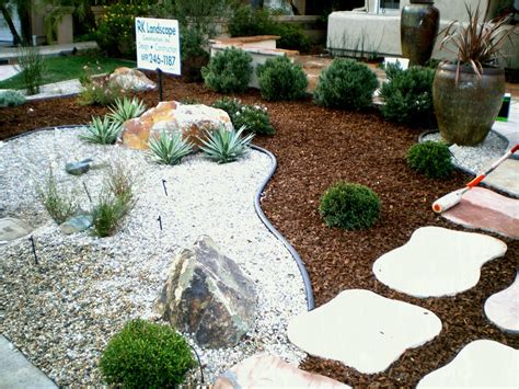 Cool Low Maintenance Hillside Landscaping Ideas 2022