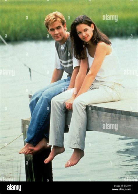 K15138JBP.JAMES VAN DER BEEK & KATIE HOLMES.''Dawson's Creek''. 03/22/1999(Credit Image: Â ...