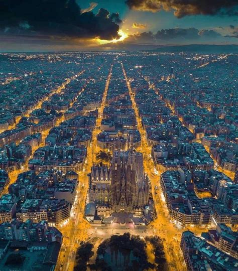 Beautiful Barcelona at night | Barcelona city, Barcelona spain, Spain ...