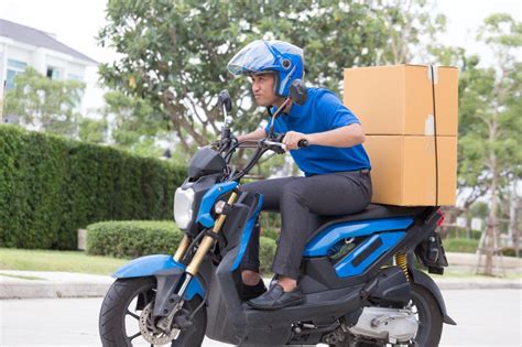 Free 2665+ Motorcycle Delivery Box Mockup Yellowimages Mockups