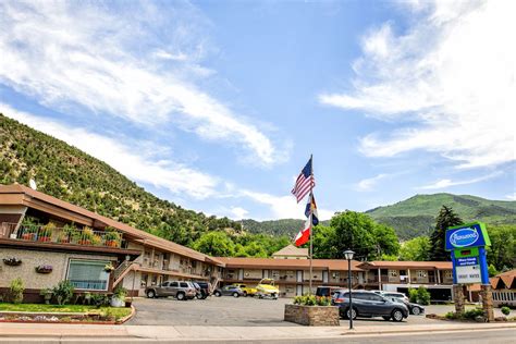 Glenwood Springs Inn in Glenwood Springs | Best Rates & Deals on Orbitz