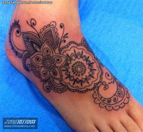 Tatuaje de Arabesco, Pie, Empeine