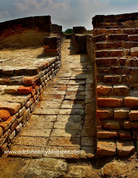 An Ode To History.. A photo montage: Lothal - The Ancient City of 2400 BC