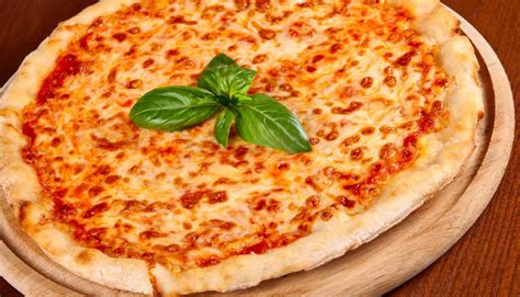 Pizza Margherita: das Originalrezept für die italienische Spezialität - ZENIDEEN