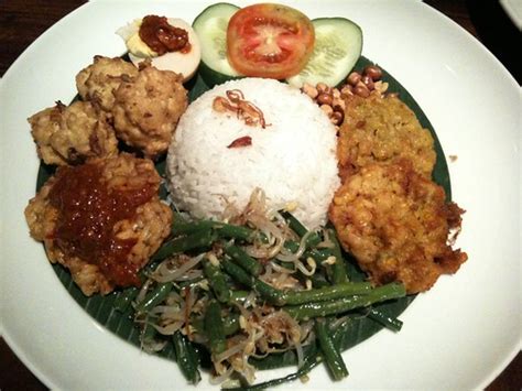 Nasi Campur Vegetarian ala Bali | One of my favorite vegetar… | Flickr