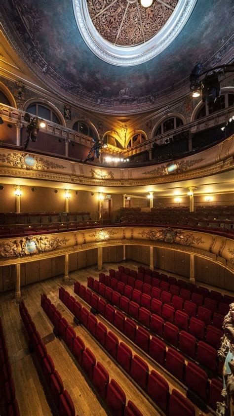 Théâtre du Vaudeville - Choux de Bruxelles