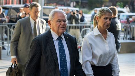 Menendez controversy: Officer at scene of future wife’s deadly car crash identified – Weis