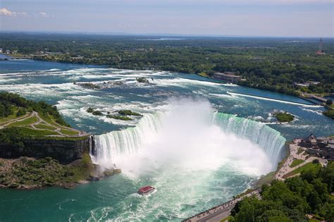 Salta al vacío en las cataratas del Niágara y vive para contarlo