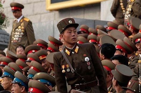 Ricardo Adams Kabar: North Korea Army