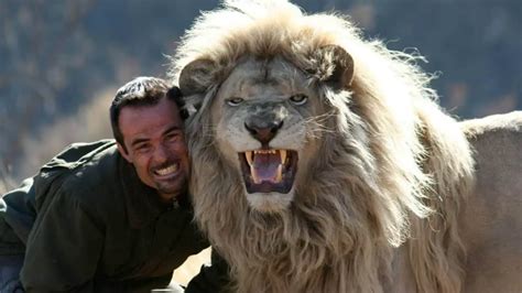 Meet Kevin Richardson, Lion Whisperer - Eluxe Magazine