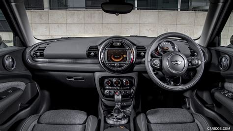 2016 MINI One D Clubman (UK-Spec, 3-Cylinder Turbo Diesel) - Interior, Cockpit | Caricos