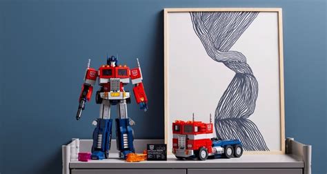 The Lego Optimus Prime also transforms | VISOR.PH