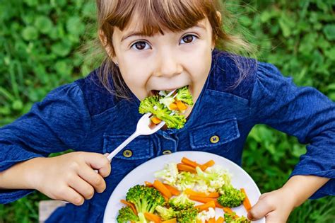 Top 5 Best Ways to Get Your Toddler to Eat Vegetables - toplist.info