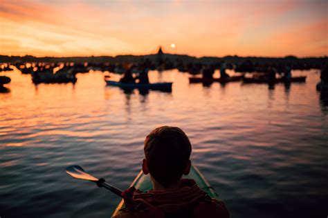 Sunrise on a lake | Free Stock Image - Barnimages