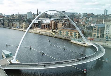 puente inclinable Gateshead Millennium Bridges Architecture, Amazing ...