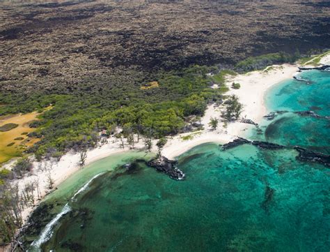 The 10 Best Hidden Beaches in Hawaii - Photos - Condé Nast Traveler