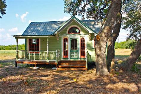 Texas builders go big with tiny house construction business - San Antonio Express-News