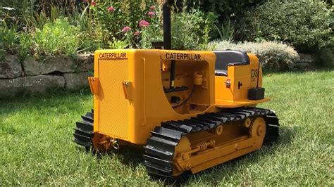 CATERPILLAR D8 1:7 Scale Radio Controlled Model Bulldozer - YouTube