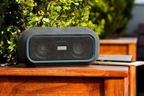 iHome iBT9 Waterproof Bluetooth Speaker | Gadgetsin