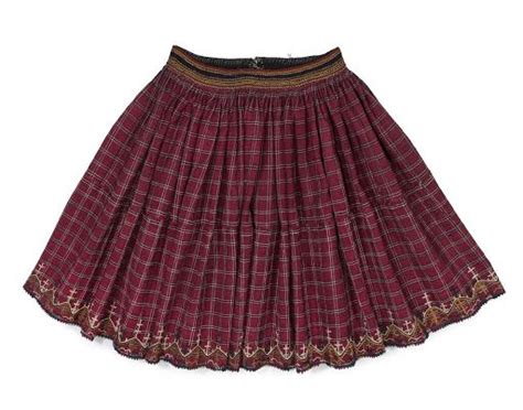 Fusta skirt - Google Arts & Culture | Traditional outfits, Clothes for women, Skirts