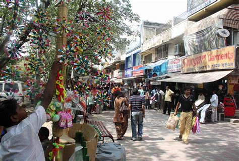 Photo Gallery of Sarojini Nagar Market- Explore Sarojini Nagar Market with Special Attractive ...