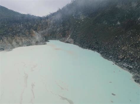 Explore Kawah Putih crater lake, Bandung Java Indonesia - Amazingworld