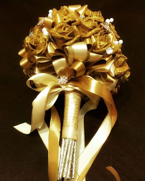 Gold rose bouquet. For orders & enquiries please email to p0****@***** or visit our FB myreika13 ...