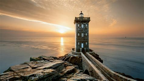 Kermorvan Lighthouse (Le Conquet, France) - backiee